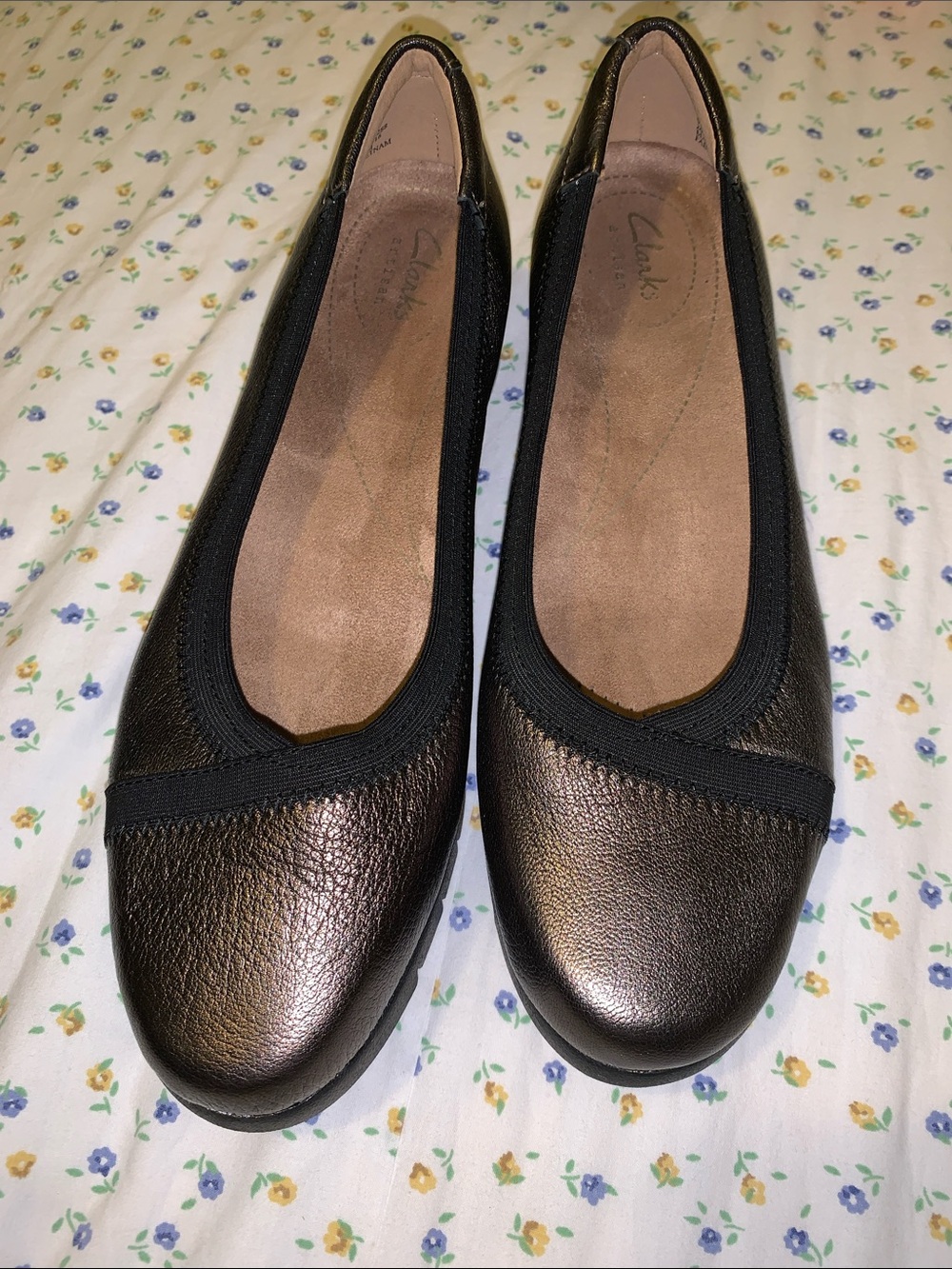 - - Clarks leather textile upper shoes ,new , clean comforta…